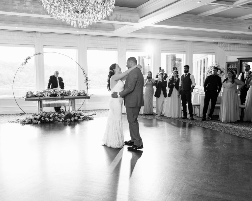 wedding couple's first dance