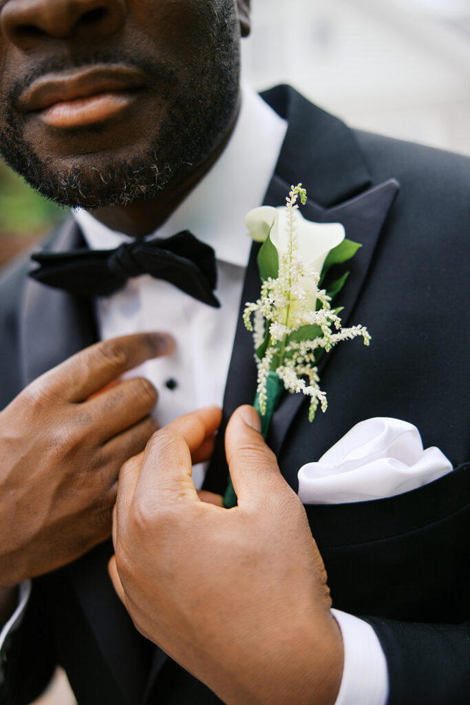 Boutonniere details with photos by Simone Jaramillo Photography
